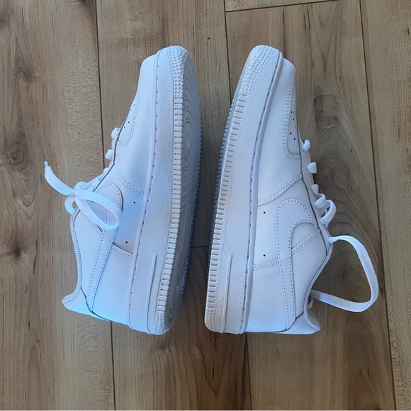 YOUTH SIZE 4 AIR FORCE I - Picture 3 of 6